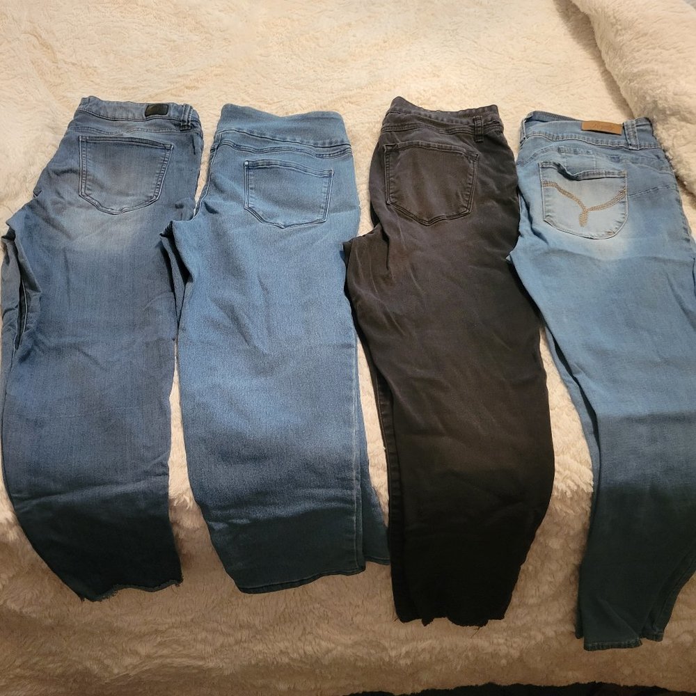 4 pairs of jeans lot